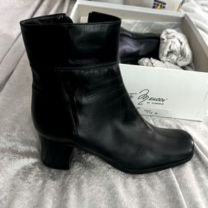 Sesto Meucci italy women ankle boots size 7.5 ballon black (low block heel)